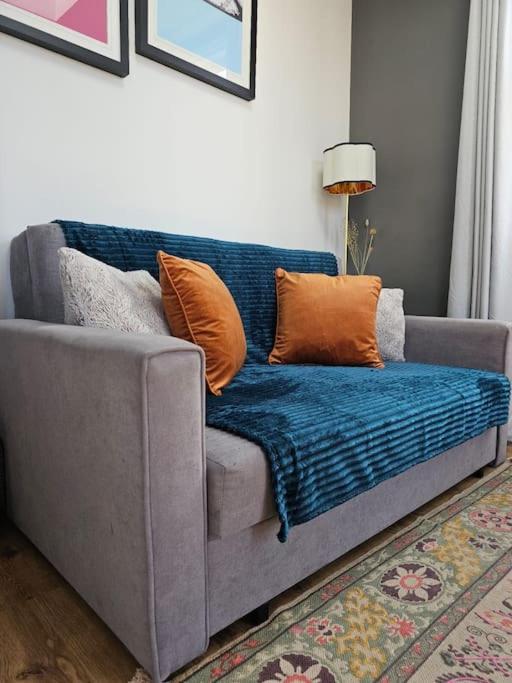 Cosy And Quiet One Bedroom Thames Flat Londra Esterno foto