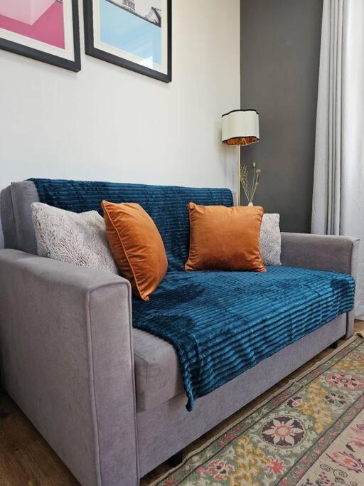 Cosy And Quiet One Bedroom Thames Flat Londra Esterno foto