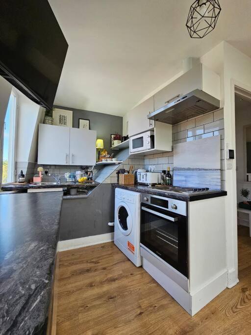 Cosy And Quiet One Bedroom Thames Flat Londra Esterno foto