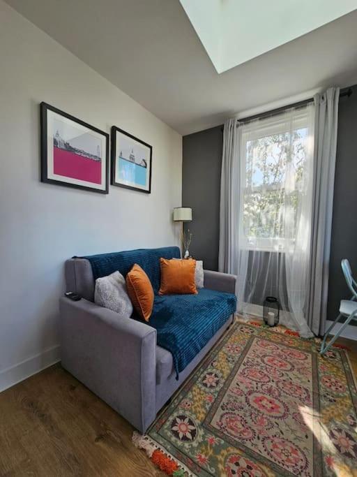 Cosy And Quiet One Bedroom Thames Flat Londra Esterno foto